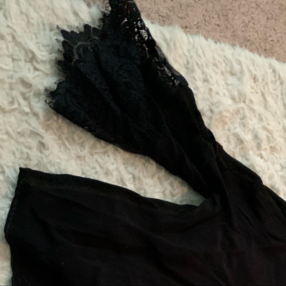 bell sleeved lace blouse